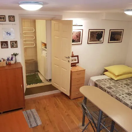 Aspalathos Apartment *